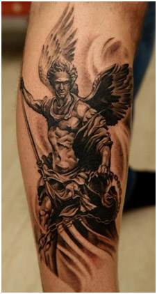 Татуировки темные и синие - ангел на руке